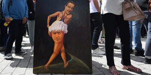 Karikierendes Gemälde mit Cameron und Boris Johnson