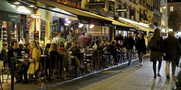 Ein Straßencafé in Paris