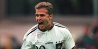 Oliver Bierhoff bejubelt sein Golden-Goal gegen Tschechien 1996.