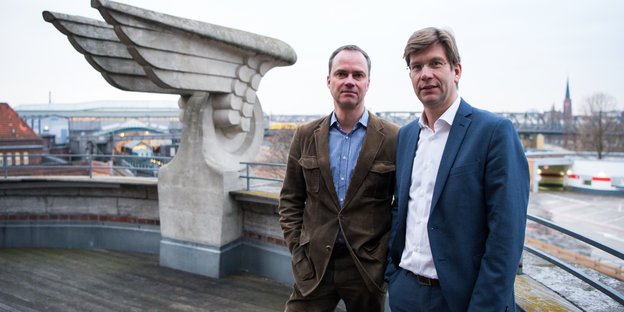 Chefredakteur Christoph Schwennicke und sein Stellvertreter Alexander Marguier auf dem Dach des „Cicero“ in Berlin.