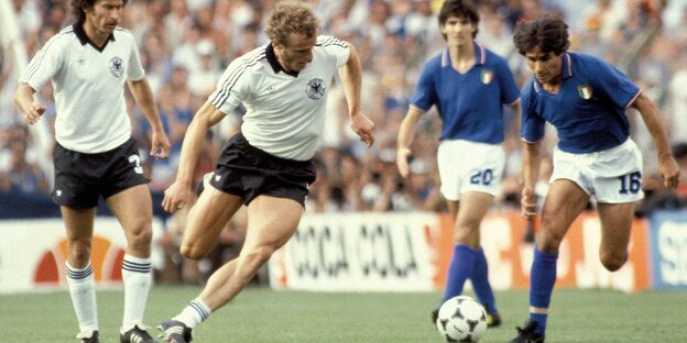 Bruno Conti gegen Hans-Peter Briegel im WM-Finale 1982