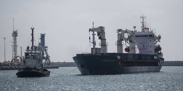 Das Schiff „Lady Leyla“ läuft im Hafen von Ashdod ein