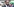 David Lammy steht auf einem Marktplatz