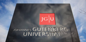 Eingangsschild der Universität Mainz