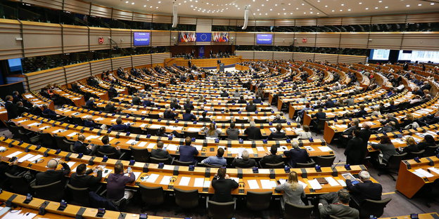 ein großer Plenarsaal
