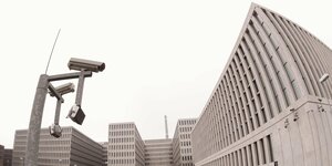 BND-Gebäude in Berlin mit Überwachungskameras