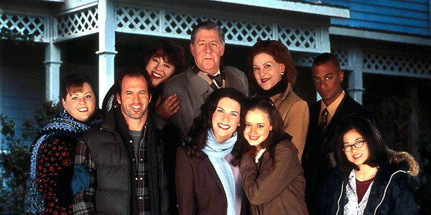 Gruppenfoto der SchauspielerInnen der Serie „Gilmore Girls“