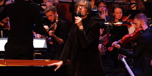 Jarvis Cocker singt