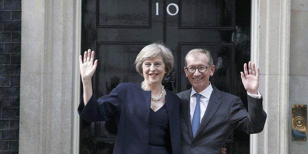 Eine Frau, Theresa May, und ein Mann, Philip May