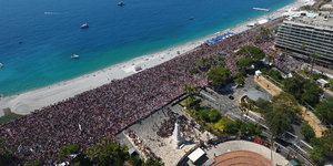 Trauerfeier auf der Promenade von Nizza.