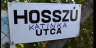 Kleine Straßenumbenennung zu Ehren der ungarischen Olympiasiegerin im Schwimmen.