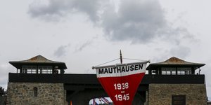 Außenansicht des KZ Mauthausen bei Linz