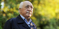 Fethullah Gülen im Freien