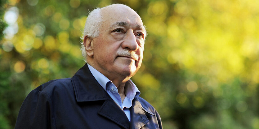 Fethullah Gülen im Freien