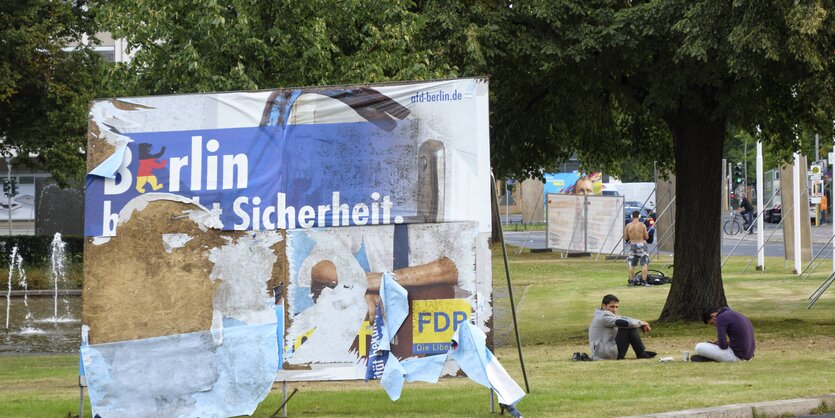 Zerstörtes Plakat