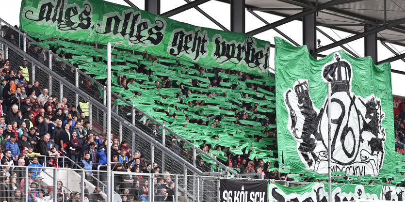 Fans von Hannover 96 in der Kurve