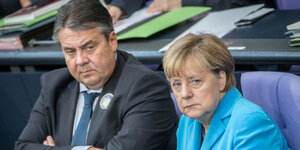 Gabriel und Merkel im Bundestag