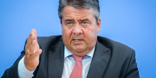 SPD-Chef Sigmar Gabriel gestikuliert