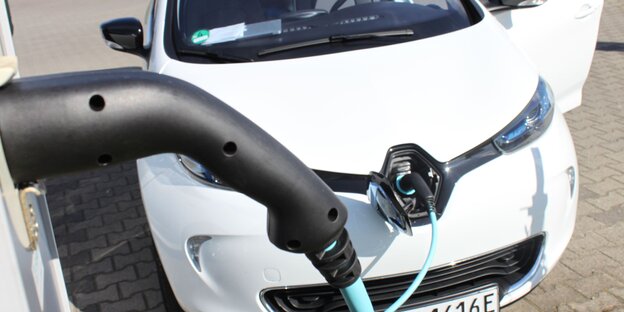 Das E-Auto wird geladen