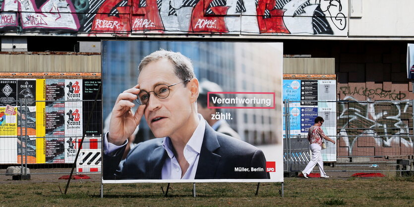 Ein Wahlplakat des Regierenden Bürgermeisters von Berlin, Michael Müller, mit der Aufschrift: "Verantwortung zählt"