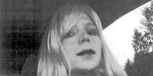 Schwarz-weiß-Foto von Chelsea Manning