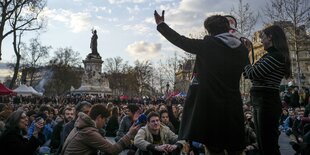 Demonstration auf dem Platz der Republik in Paris