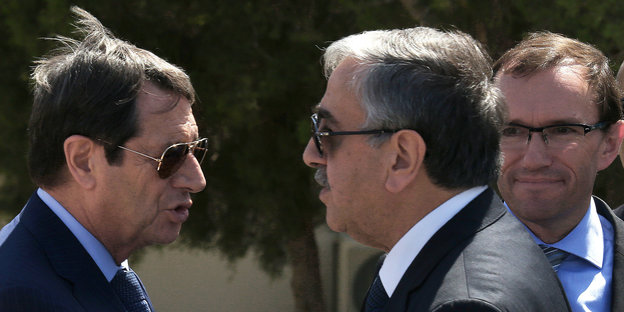 Nicos Anastasiades (links) und Mustafa Akinci bei einem Treffen Mitte September in Nicosia