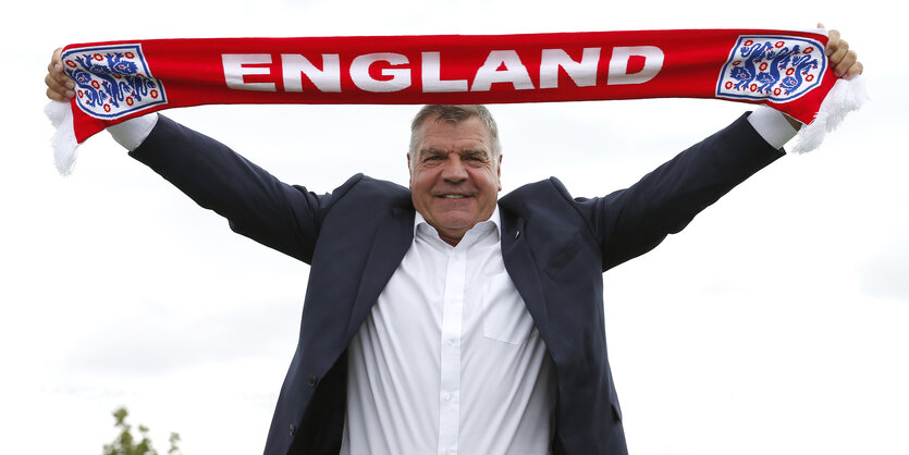 Sam Allardyce mit England-Schal