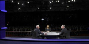 Die Vize-Kandidaten Pence und Kaine beim TV-Duell