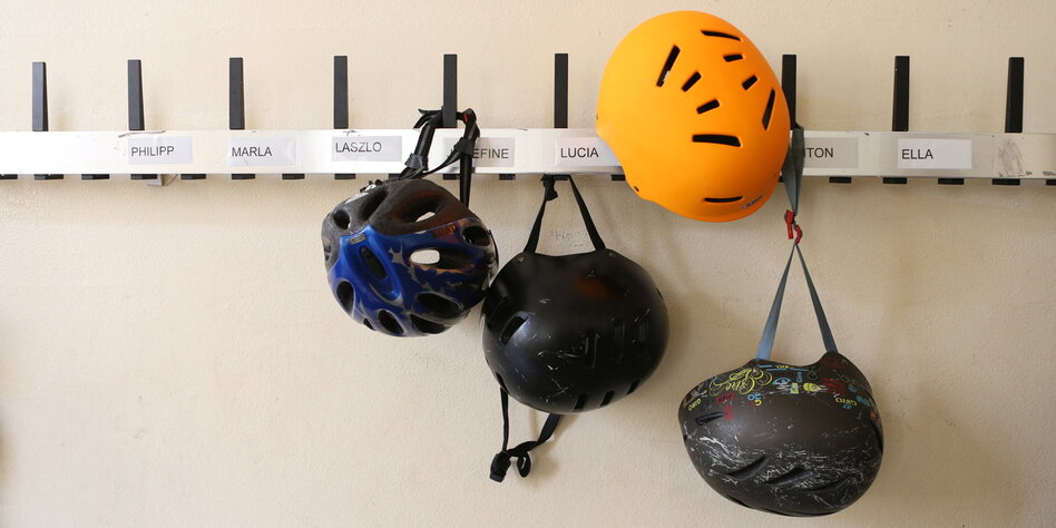 Debatte Helmpflicht für Radfahrer: Gefährlicher Kopfschutz 