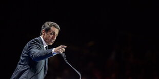 Nicolas Sarkozy spricht