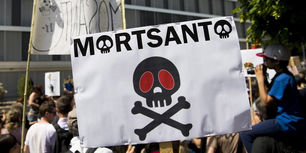 Eine Demonstration in der Schweiz gegen die Saatgutfirma Monsanto