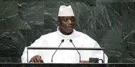 Gambias Präsident Yahya Jammeh am Rednerpult