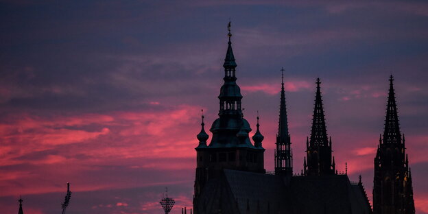 Die Prager Burg im Sonnenuntergang