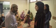 Gespräch in einem Gebetsraum – Szenenfoto aus dem Tatort