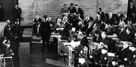 Blick in den Verhandlungssaal während des Auschwitz-Prozesses 1963 in Frankfurt