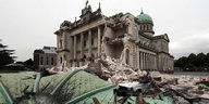 Trümmer einer eingestürzten Kathedrale