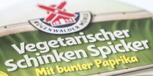 Im Bild ein Vegatarischer Schinken Spicker der Firma Rügenwalder Mühle