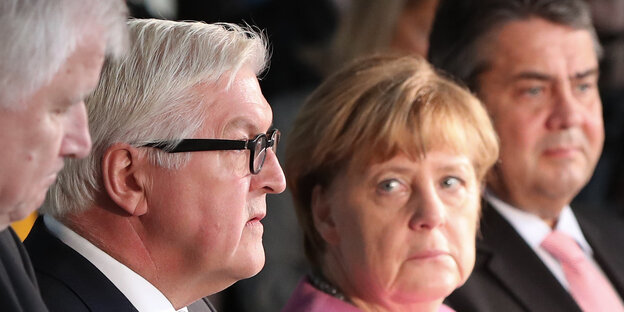 Seehofer, Steinmeier, Merkel und Gabiel auf der Pressekonferenz