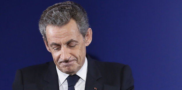 Nicolas Sarkozy mit beleidigtem Gesicht
