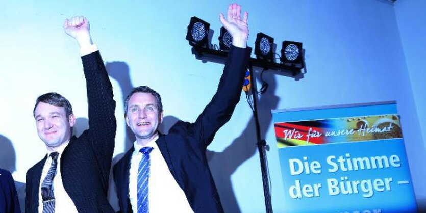 Andre Poggenburg und Björn Höcke jubeln in Sachsen-Anhalt.