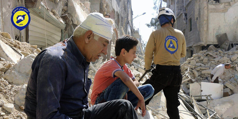 Straße in Aleppo nach einem Luftangriff