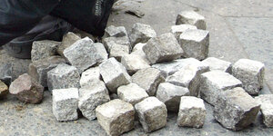 Steinhaufen auf der Straße