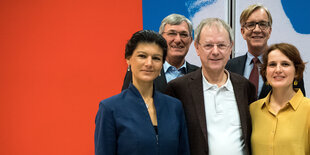 Es posieren für ein Foto: Christoph Butterwegge, Dietmar Bartsch, Sahra Wagenknecht, Katja Kipping und Bernd Riexinger