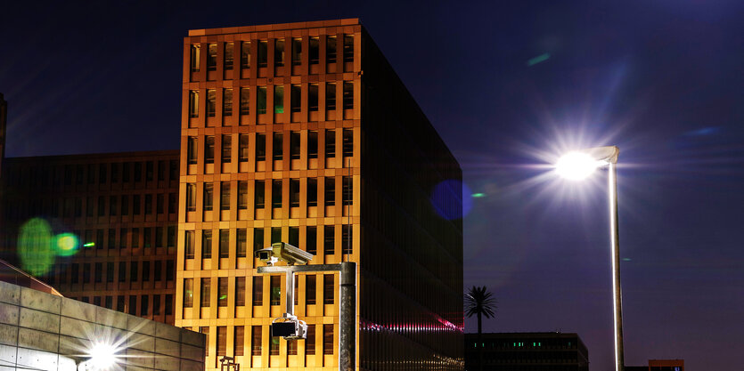 Ein braunes Haus: Die BND-Zentrale in Berlin