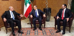 Libanons Präsident Michel Aoun mit Premierminister Saad Hariri und Parlamentssprecher Nabih Berri