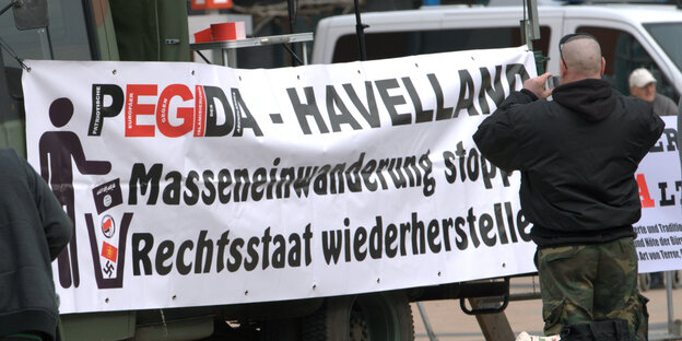 Transparent der Pegida Havelland