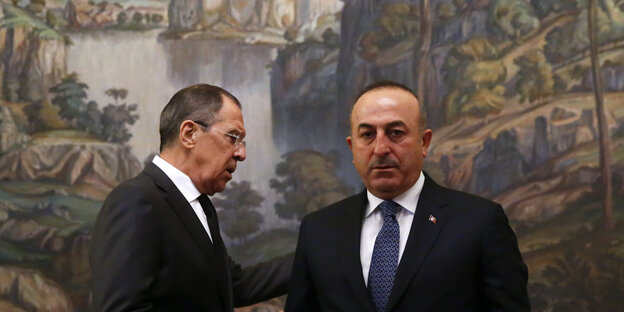 Die Außenminister Russlands und der Türkeis Sergey Lawrow und Mevlut Cavusoglu
