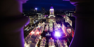 Der Weihnachtsmarkt am Gendarmenmarkt in Berlin