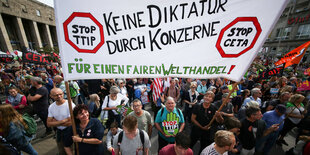 Demo gegen TTIP/Ceta in Stuttgart